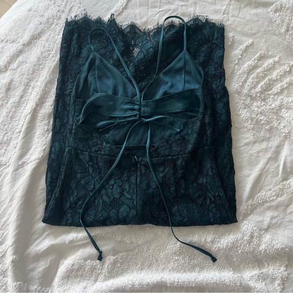 Lulu’s Lace MIDI Dress - Picture 5 of 5